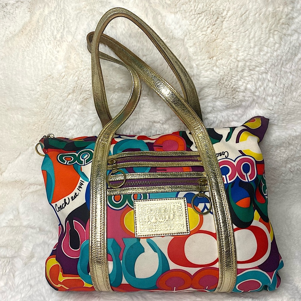 Coach Signature Poppy Purse